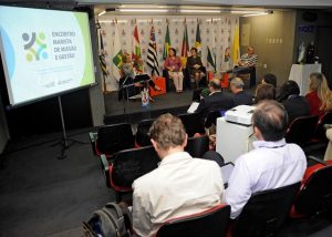 Palestrantes falam sobre tendências e perspectivas na educação x