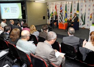 professor Paulo Barone em sua palestra no Encontro de Missão e Gestão da UMBRASIL x